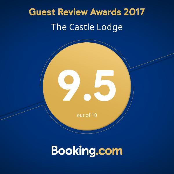 The Castle Lodge Tredegar Esterno foto